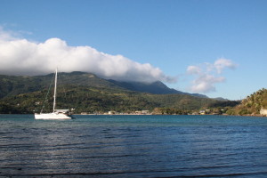 "unser" Katamaran in der Bucht; Insel Mindoro